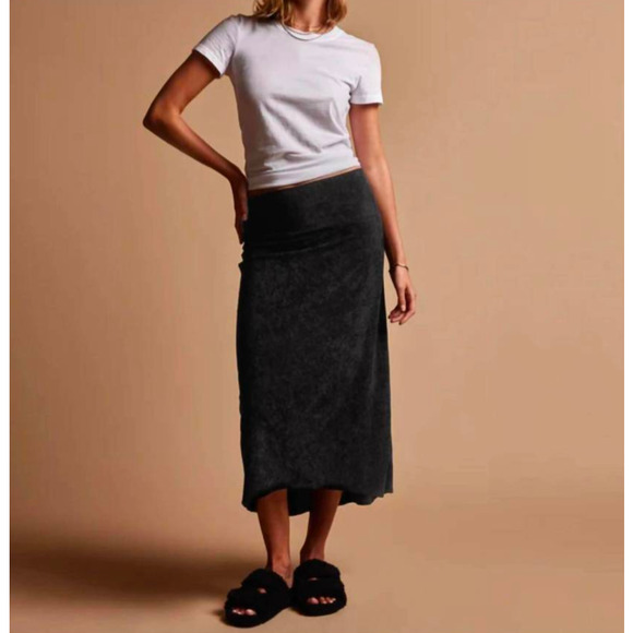 NWOT James Perse Black Crushed Velvet A-line Midi Skirt, size 1/ US 4 - Picture 1 of 10
